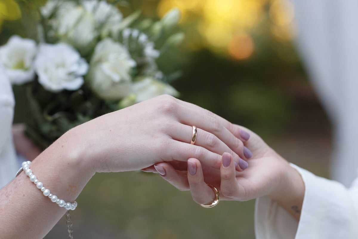 婚約指輪・結婚指輪の相場はいくら？年代別の平均価格も解説