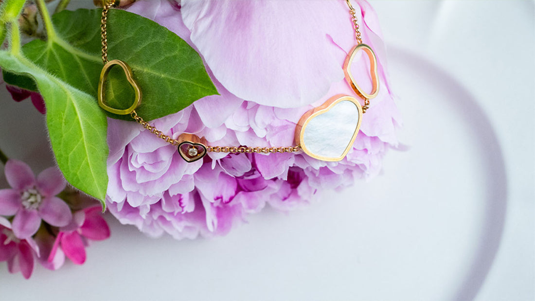 ショパールの着け心地完璧のブレスレット・バングル３選 |「ハッピーハート」「ハッピーダイヤ モンド」「アイスキューブ」をご紹介！手元を華 やかに演出する！