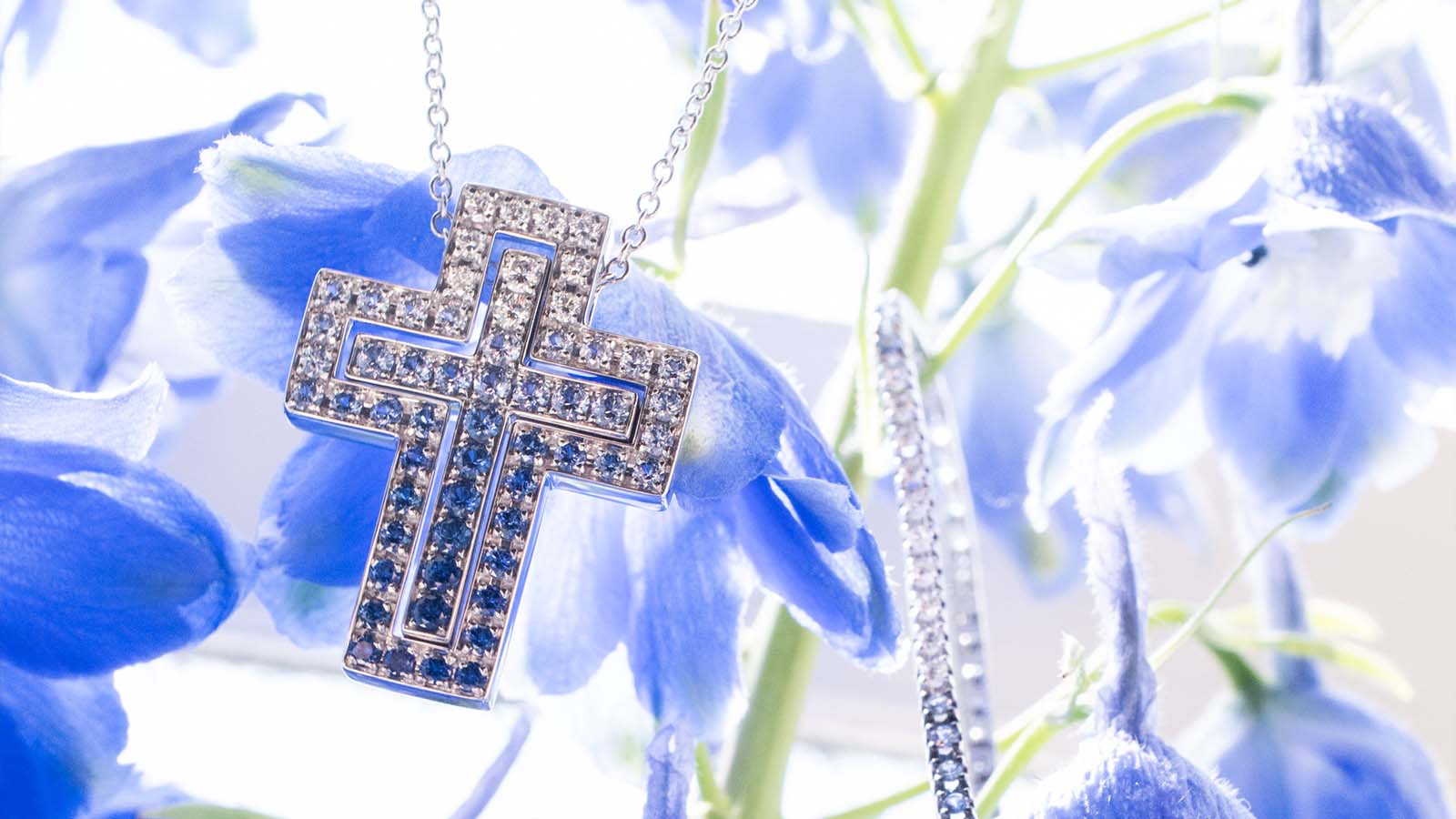 ダミアーニのネックレス『べルエポック』はクロスモチーフが定番？名前の意味や人気の理由をご紹介