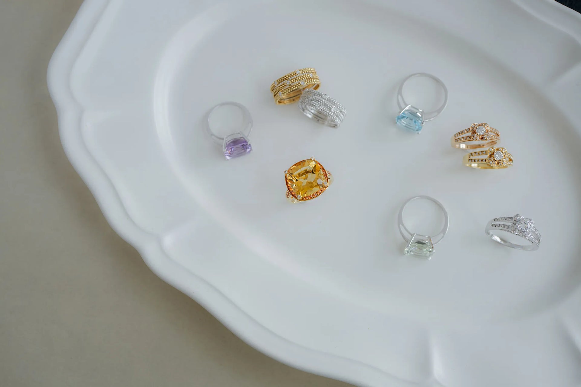 黄水晶のぬくもりを指先に。モーブッサン「クルール ダムール