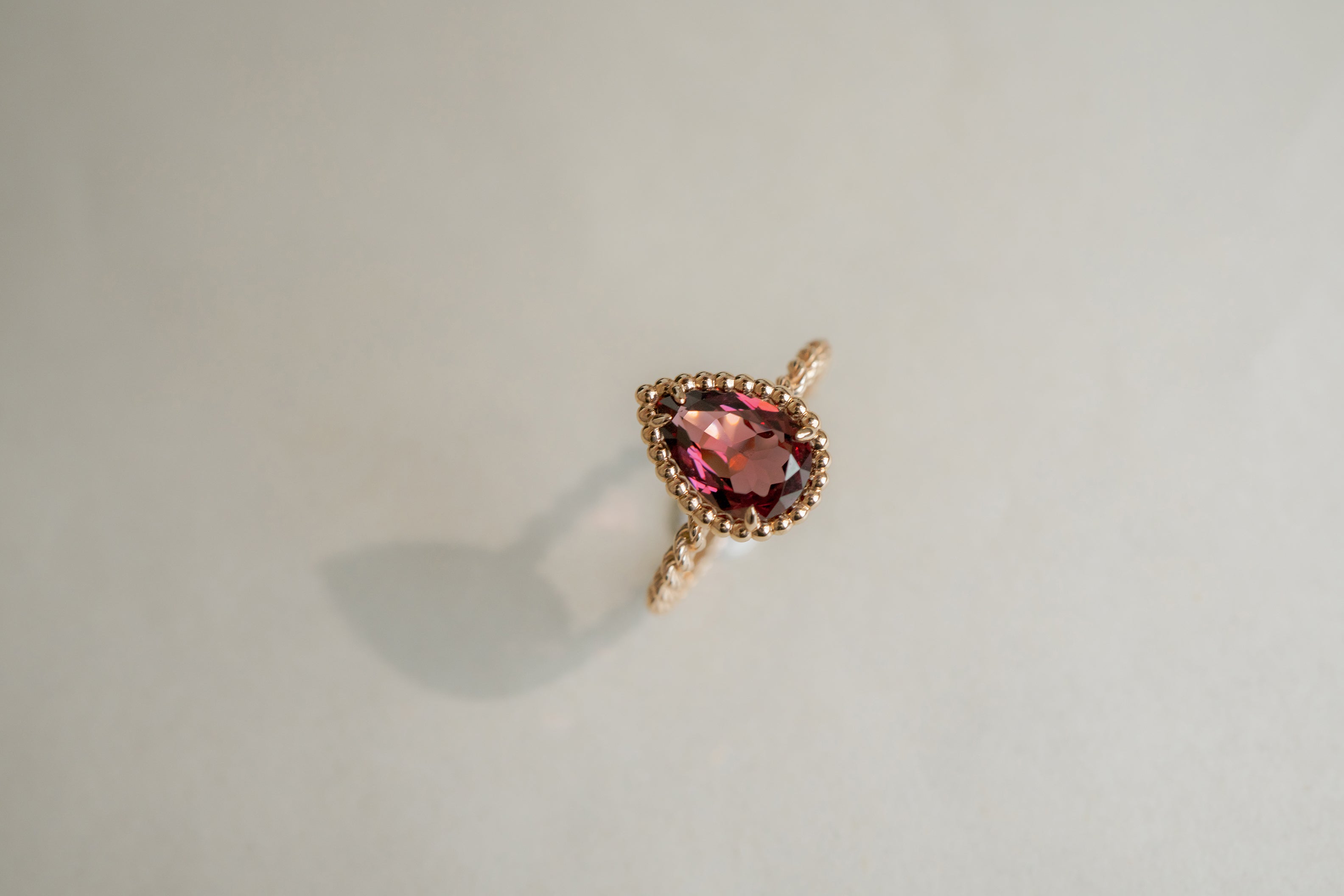 春に着用したいジュエリーはどんなもの？ピンクジュエリーのオススメ12選