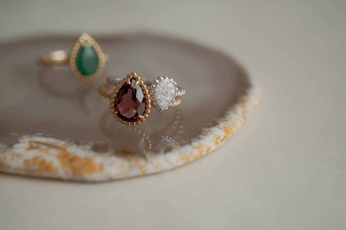 【ブシュロン・セルパンボエム】ドロップモチーフがキュートな愛され続けるコレクションシリーズの種類や特徴をご紹介