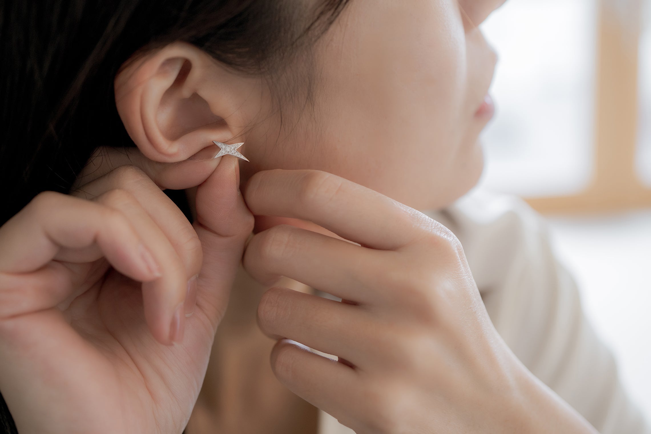 【冠婚葬祭から日常まで】ジュエリーをシーン別で付け替えてみよう！TPOに合わせたオススメをご紹介