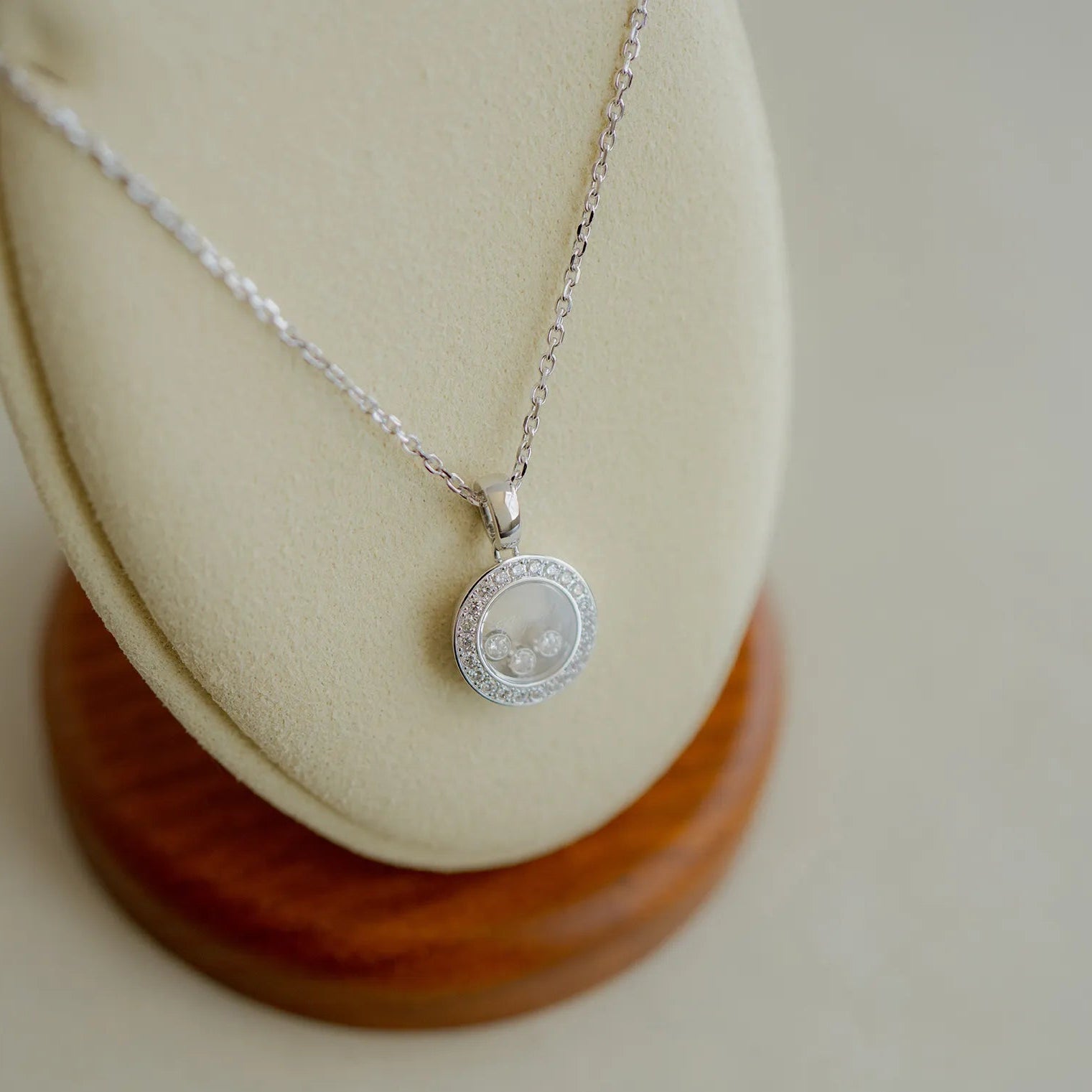 Chopard ショパール ハッピーダイヤモンド アイコン ペンダント ホワイトゴールド 79A018-1201