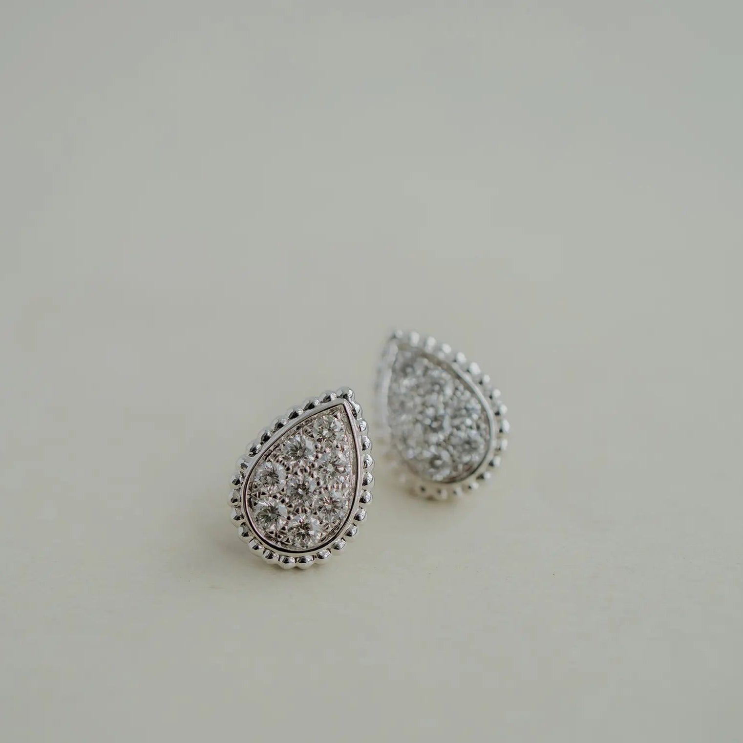 BOUCHERON ブシュロン セルパンボエム スタッズイヤリング ホワイトゴールド スモール JCO00943