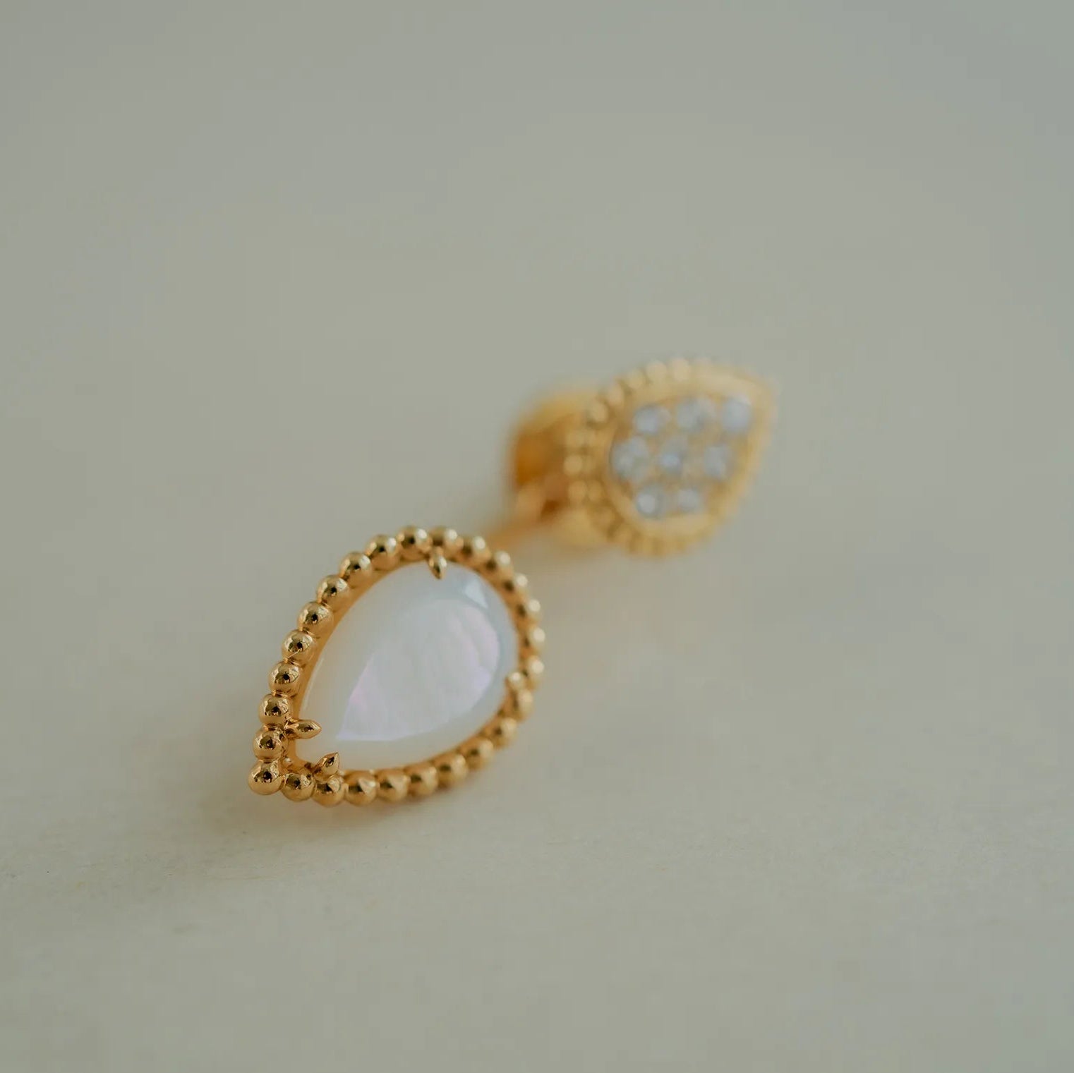 BOUCHERON ブシュロン セルパンボエム 2モチーフ シングル スタッズイヤリング JCO01428