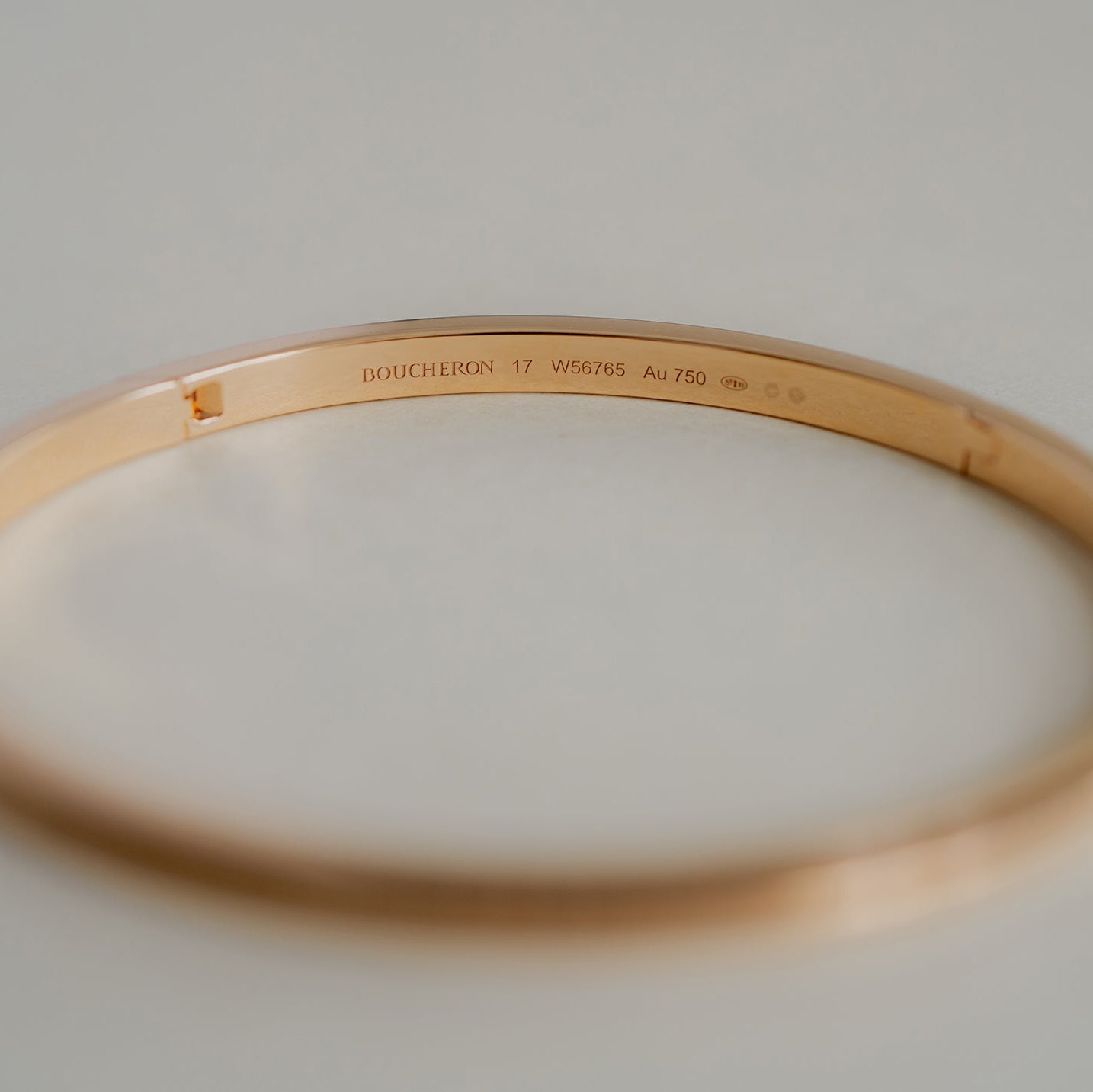 BOUCHERON ブシュロン キャトル クラシック バングル ハーフ JBT00980