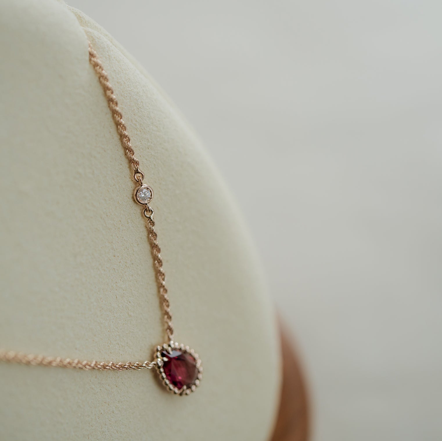 BOUCHERON ブシュロン SERPENT BOHÈME RHODOLITE GARNET セルパンボエム ペンダント エクストラスモール JPN00629