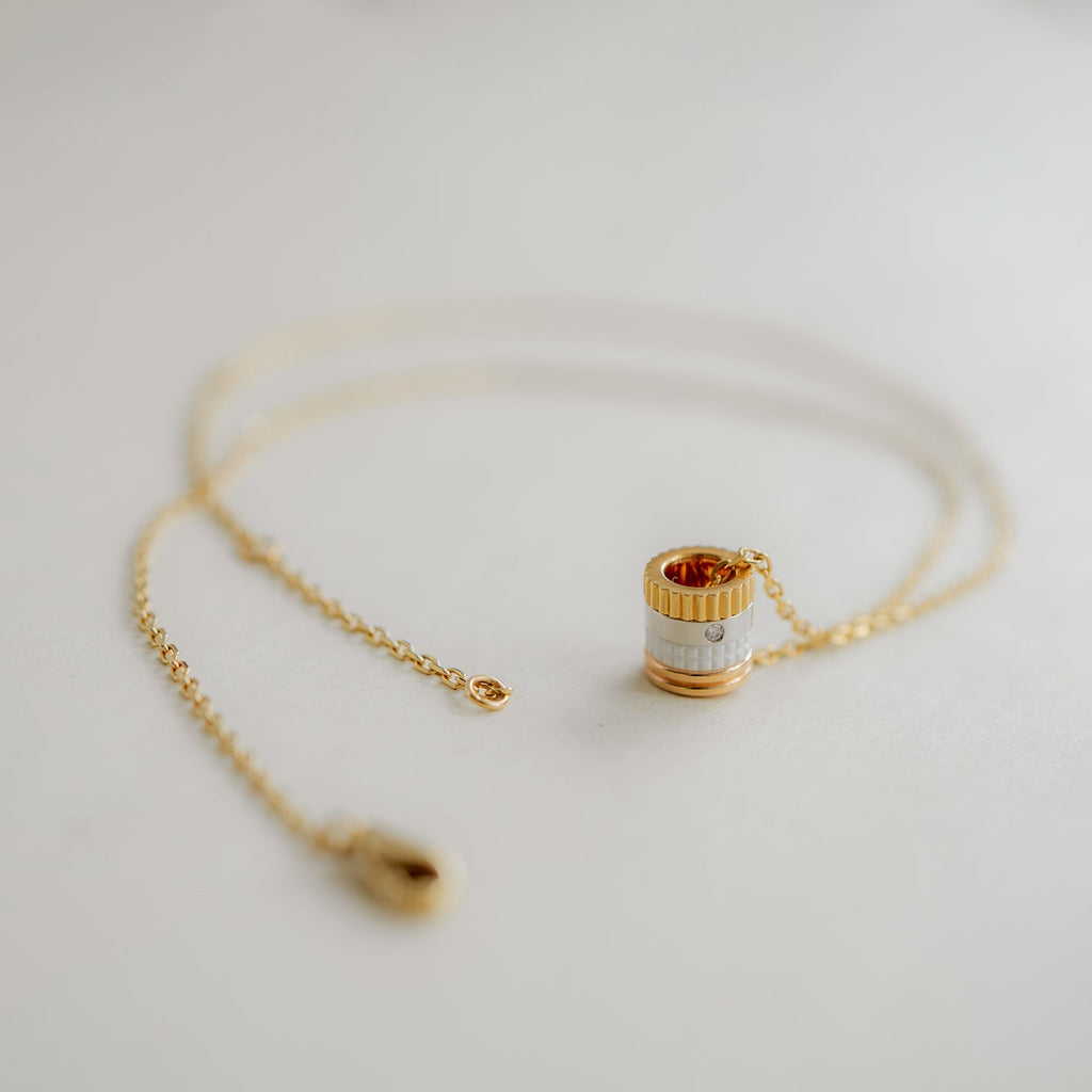 BOUCHERON ブシュロン キャトル ホワイト ペンダント スモール JPN00550