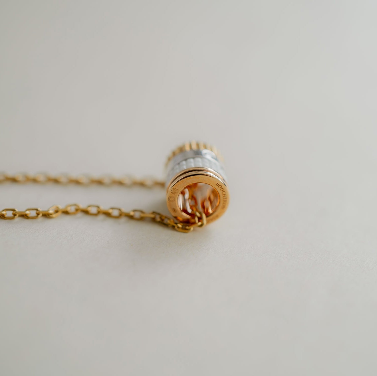 BOUCHERON ブシュロン キャトル ホワイト ペンダント スモール JPN00550
