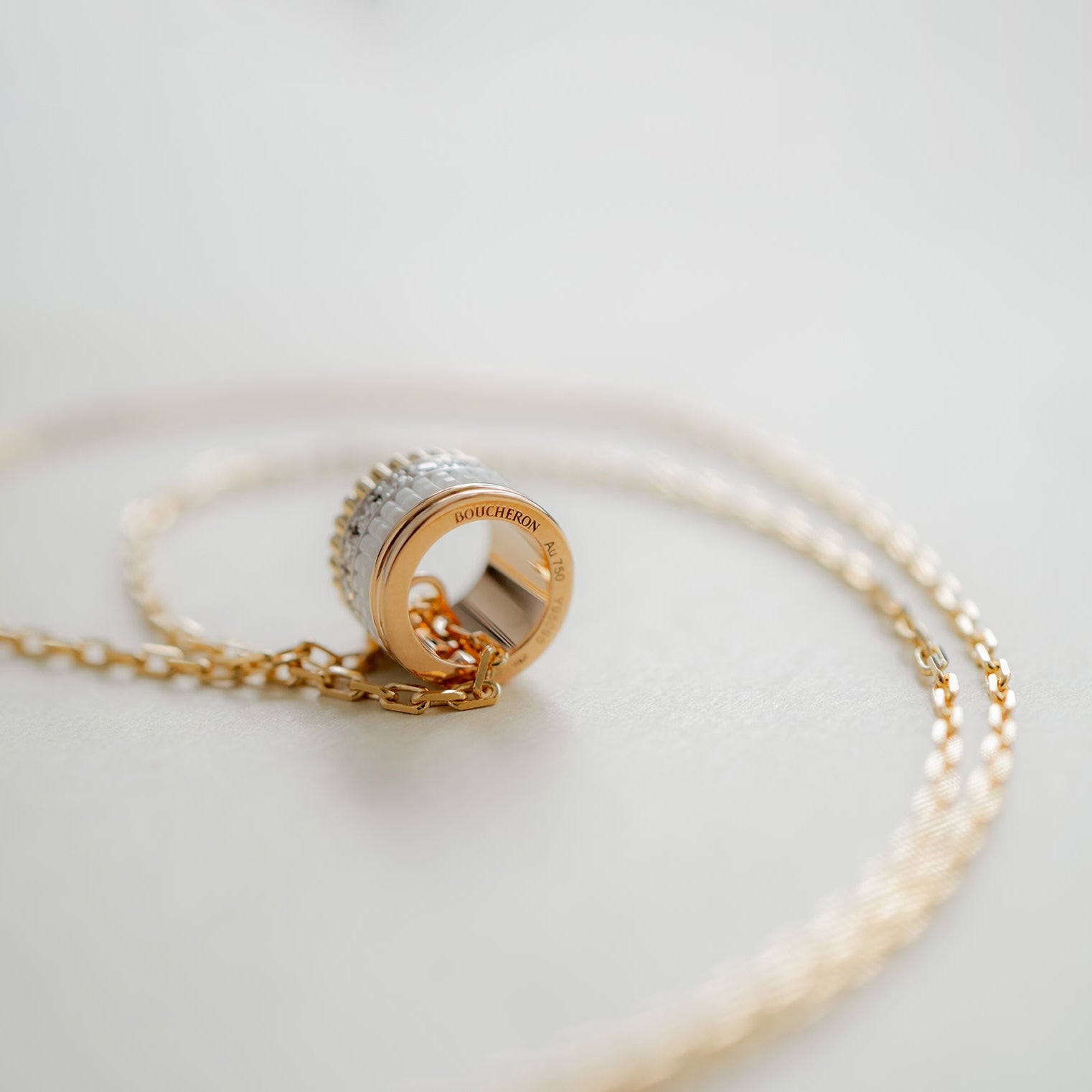 BOUCHERON ブシュロン キャトル ホワイト ペンダント ラージ JPN00375