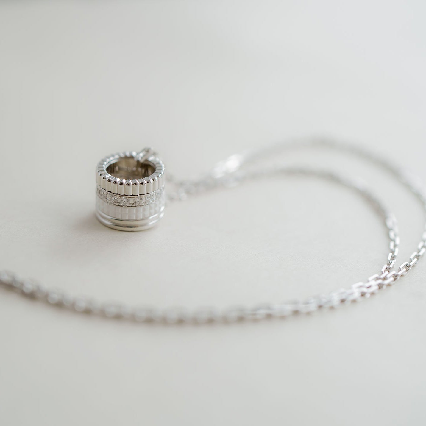 BOUCHERON ブシュロン キャトルダブル ホワイト ペンダント ラージ JPN00681