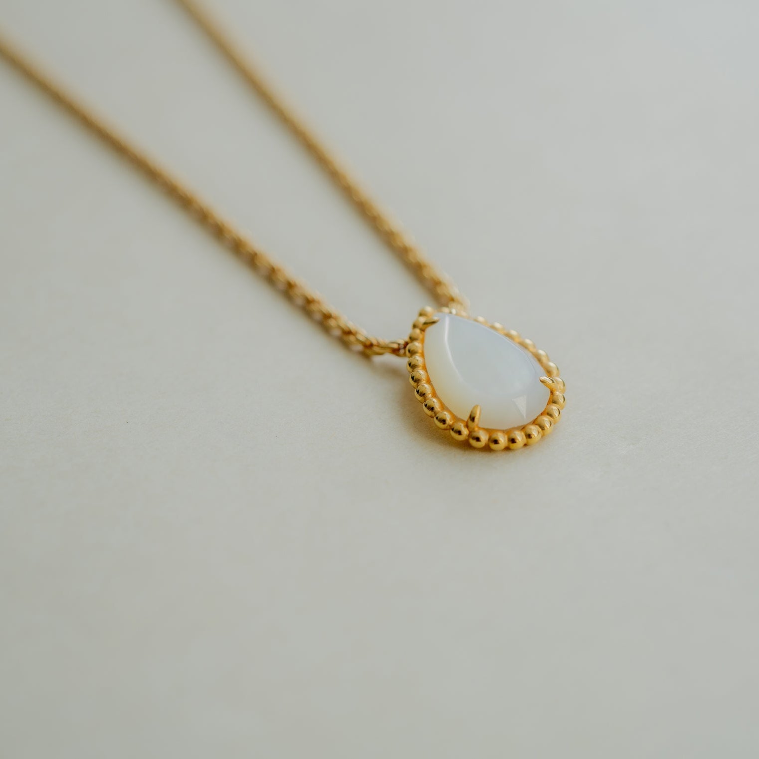 BOUCHERON ブシュロン セルパンボエム ペンダント スモール(マザーオブパール) JPN00562