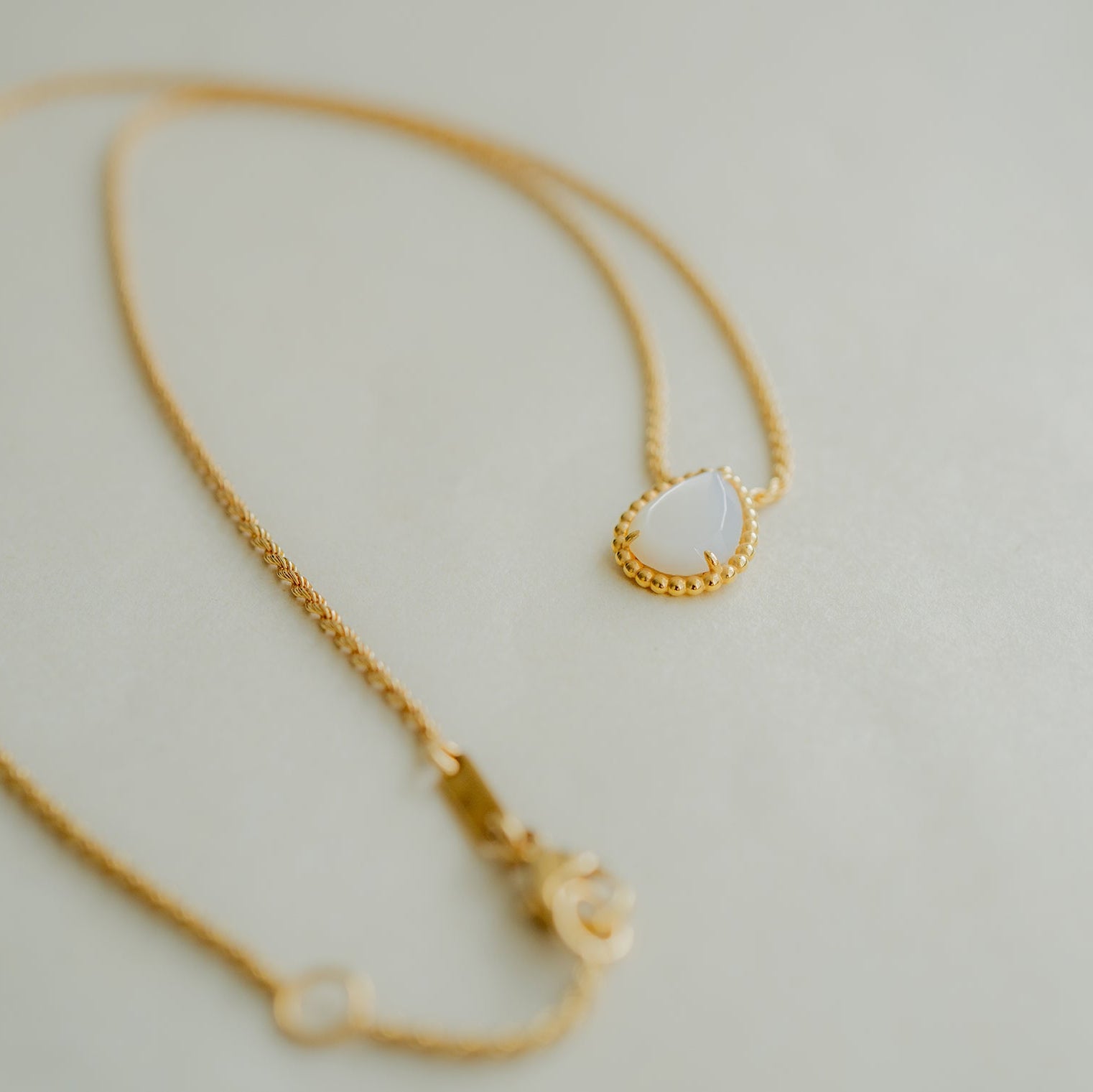 BOUCHERON ブシュロン セルパンボエム ペンダント スモール(マザーオブパール) JPN00562