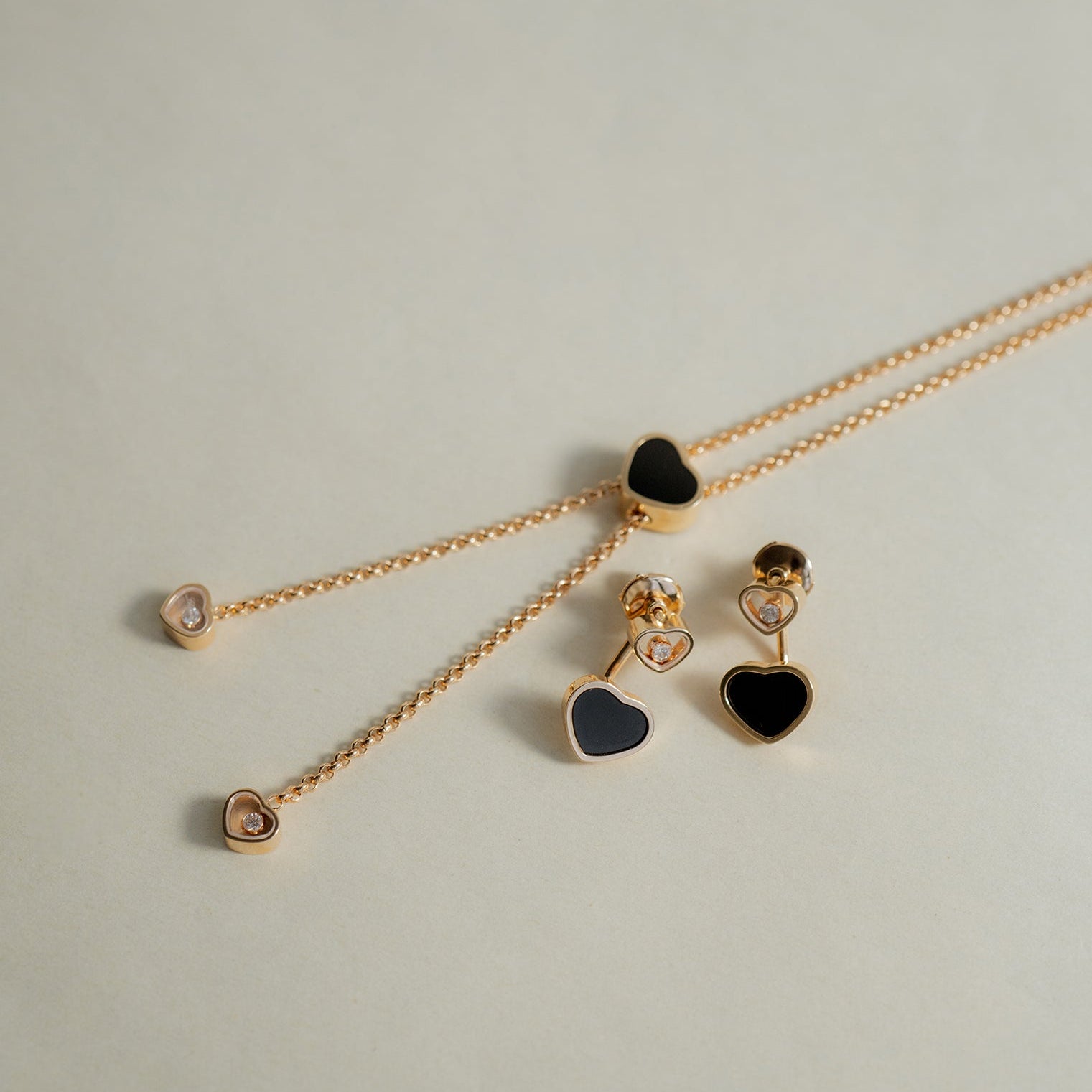 ショパール ハッピーハート ピアス(オニキス) 83A082-5201 – HARADA