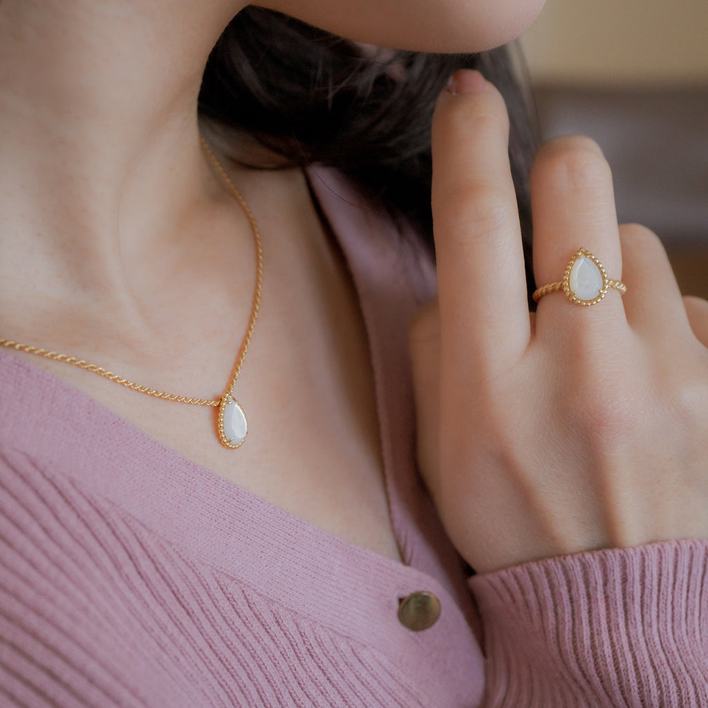 BOUCHERON ブシュロン セルパンボエム ペンダント スモール(マザーオブパール) JPN00562