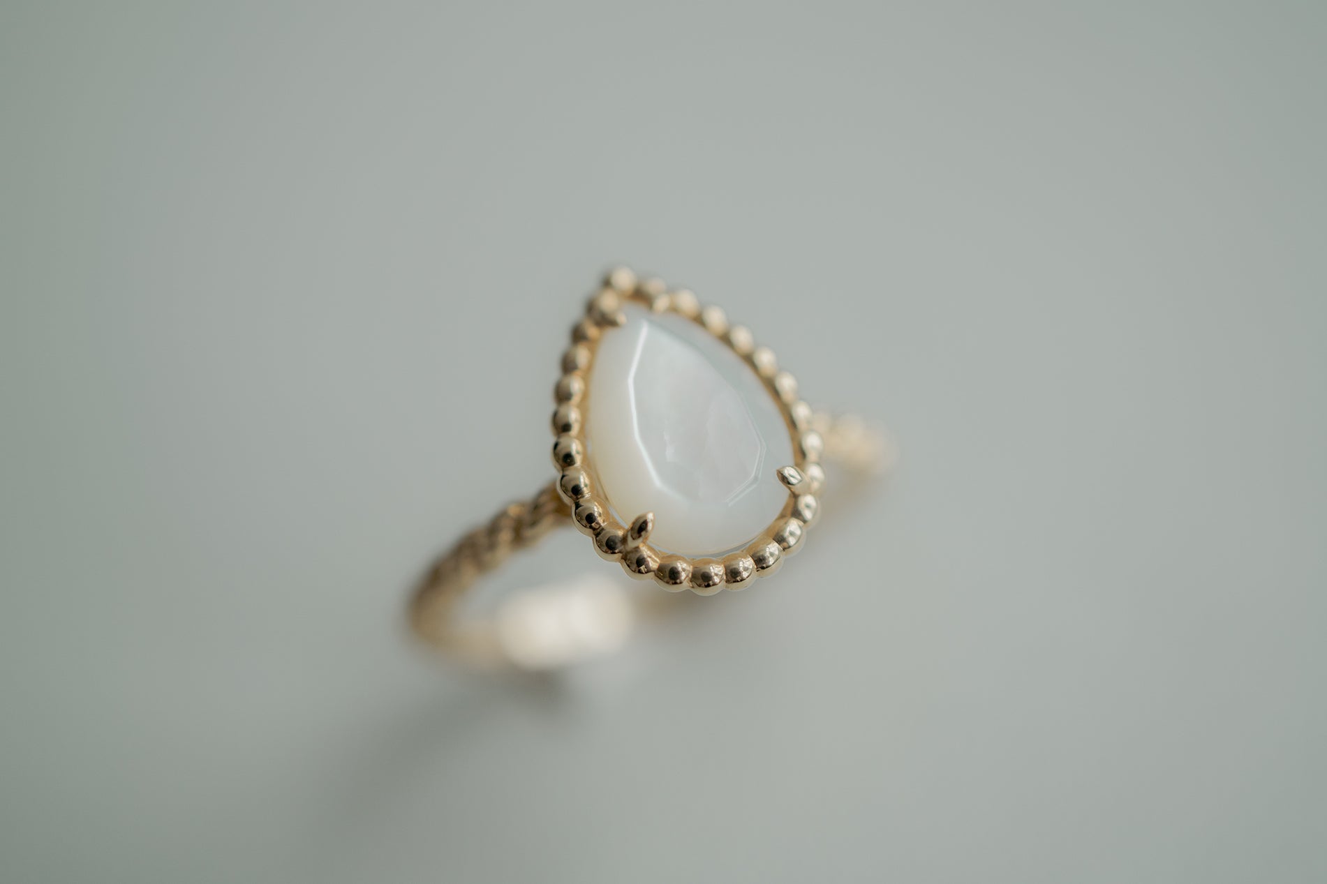BOUCHERON ブシュロン SERPENT BOHÈME WHITE MOTHER-OF-PEARL セルパンボエム リング スモール JRG02705
