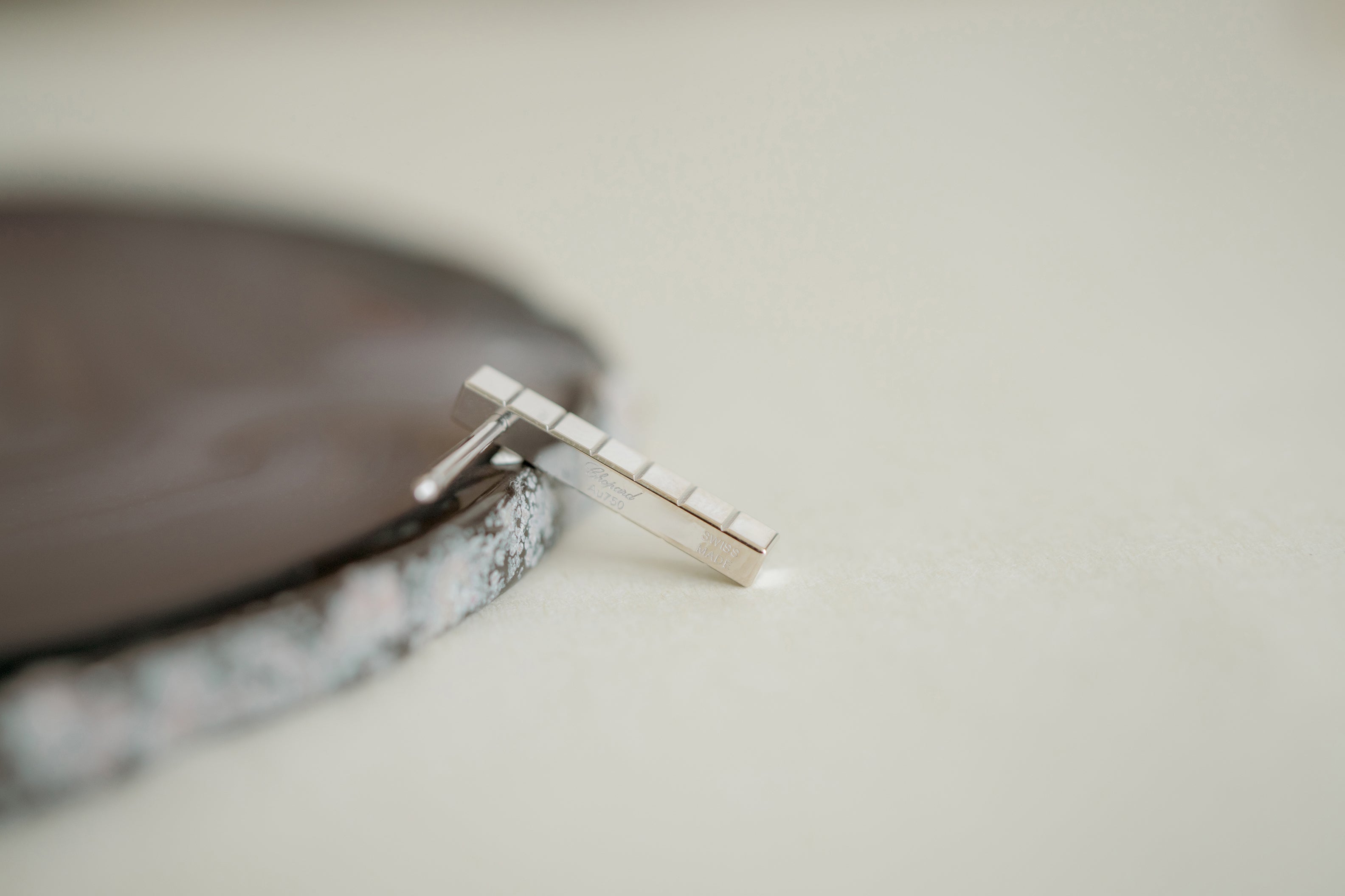 ショパール アイスキューブ ピアス @837702-1002